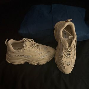 Woman’s shoes
